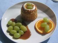 Blätterteigpasteten mit Orangenquark und Weintrauben