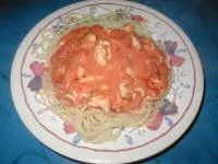 Spaghetti mit Hähnchen-Tomatensauce