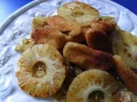 Ananas-Walnuß-Spitzkohl mit Schupfnudeln