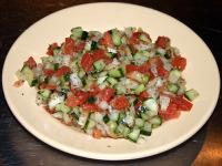 Persischer Tomaten-Gurken-Salat (Salad Shirazi)