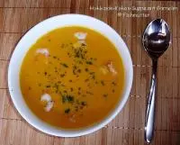 Hokkaido-Kokos-Suppe mit Garnelen