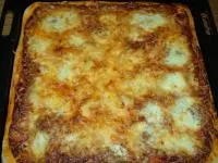 Pizza Margherita, Pizza mit Mozzarella und Basilikum
