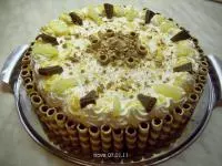 Nuss-Nougat-Torte mit Birnen