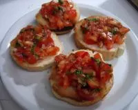Tomaten-Knoblauch-Crostini