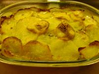 Gratin von Birnen und Kartoffeln mit Roquefort