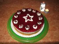 Festliche Mohn-Preiselbeer-Torte
