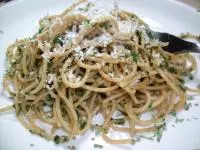Spaghetti mit Knoblauch und Petersilie