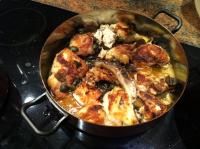 Geschmortes Huhn mit Oliven toskanisch