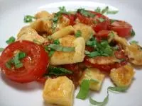 Polenta-Salat mit Tomaten