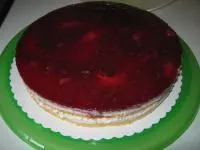 Joghurt-Torte mit roter Grütze