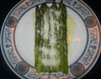 Grüner Spargel mit Butter