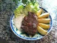 Rib-Eye-Steak mit Knoblauchsoße